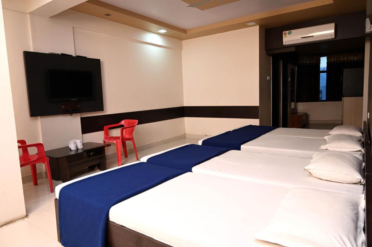 Hotel Sukh Sagar Somnāth Buitenkant foto